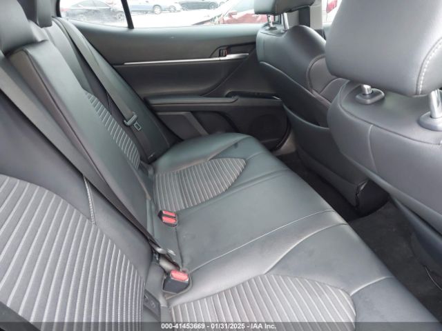 4T1B11HK2JU096527 Toyota CAMRY SE