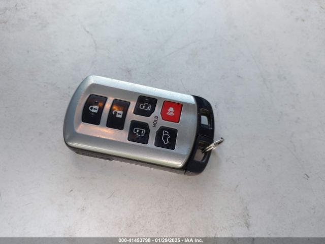 5TDYZ3DC4HS835283 Toyota Sienna Xle/limited