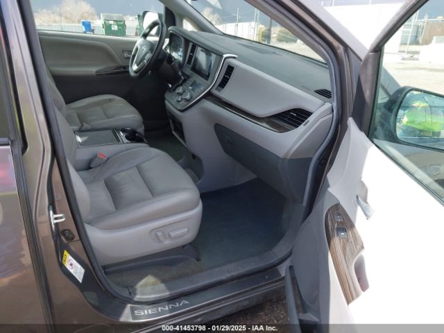 5TDYZ3DC4HS835283 Toyota Sienna Xle/limited