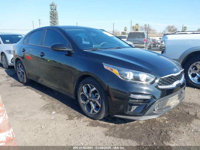 3KPF24ADXME271884 KIA Forte Lxs