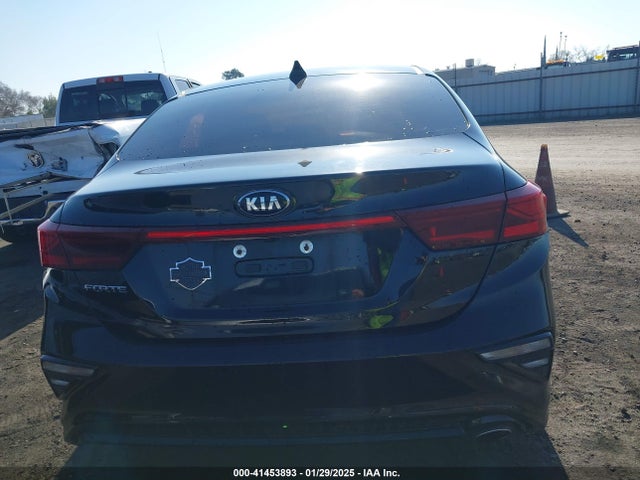 3KPF24ADXME271884 KIA Forte Lxs