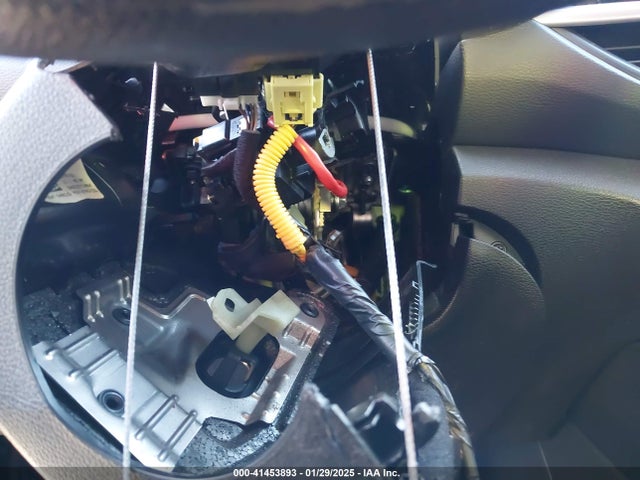 3KPF24ADXME271884 KIA Forte Lxs
