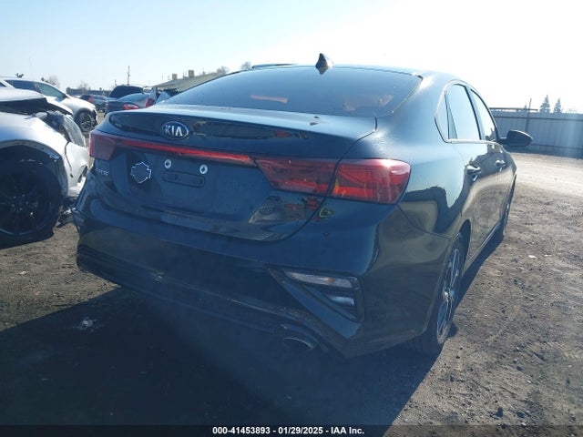 3KPF24ADXME271884 KIA Forte Lxs