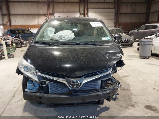 5TDKZ3DC8JS956555 Toyota Sienna Le 8 Passenger