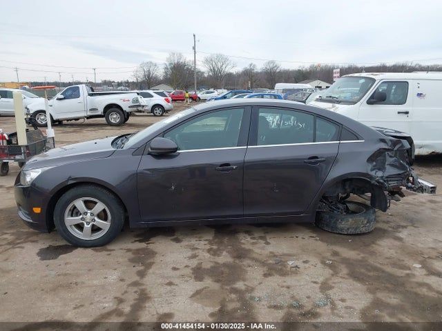 1G1PC5SB8E7477980 Chevrolet Cruze 1lt Auto