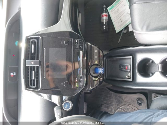 JTDKBRFU1J3058622 Toyota Prius Two