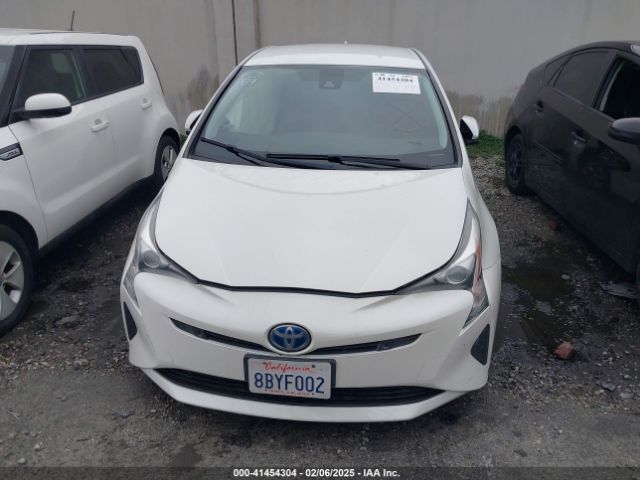 JTDKBRFU1J3058622 Toyota Prius Two
