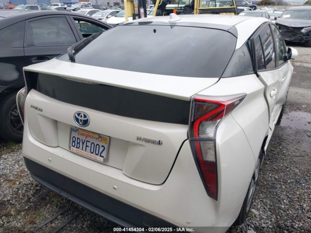 JTDKBRFU1J3058622 Toyota Prius Two