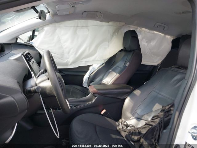 JTDKBRFU1J3058622 Toyota Prius Two