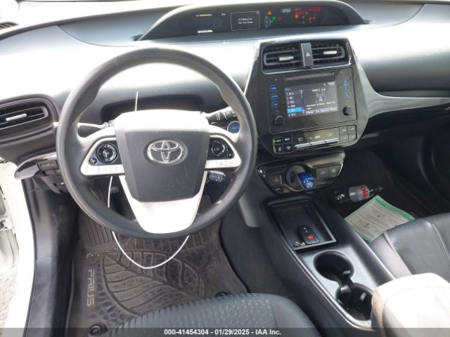 JTDKBRFU1J3058622 Toyota Prius Two