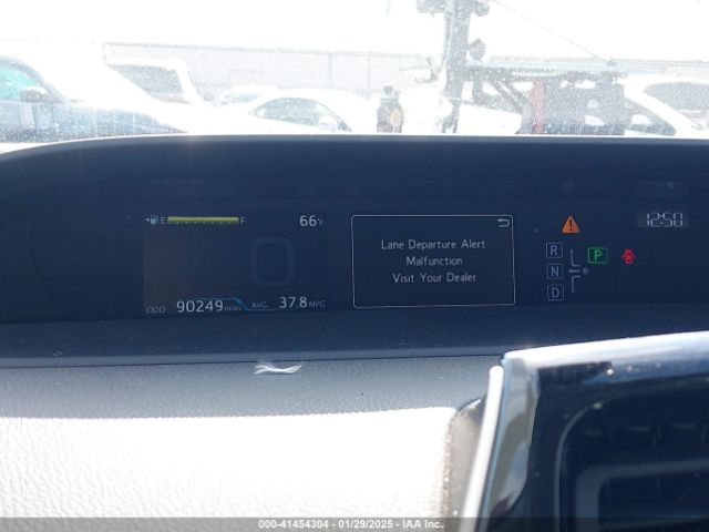 JTDKBRFU1J3058622 Toyota Prius Two