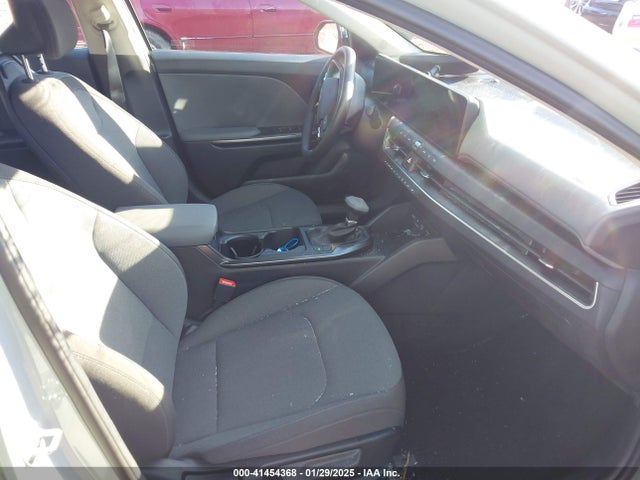 KIA K4 Lxs 2025 3KPFT4DE4SE026996 Image 5