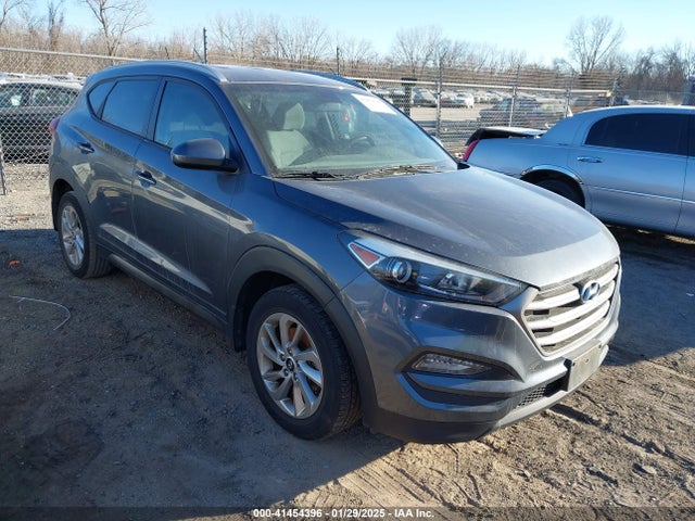Hyundai TUCSON SE 2016 KM8J33A4XGU060235 Image 1