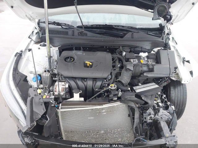 3KPF24AD1NE498902 KIA FORTE FE