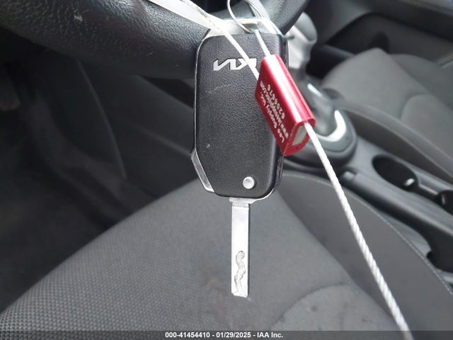 3KPF24AD1NE498902 KIA FORTE FE