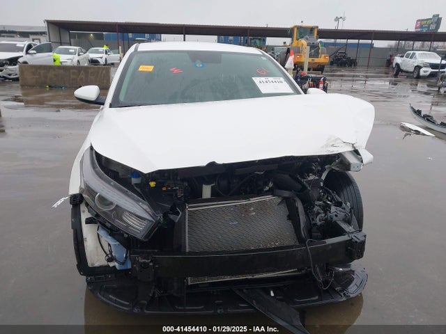 3KPF24AD1NE498902 KIA FORTE FE