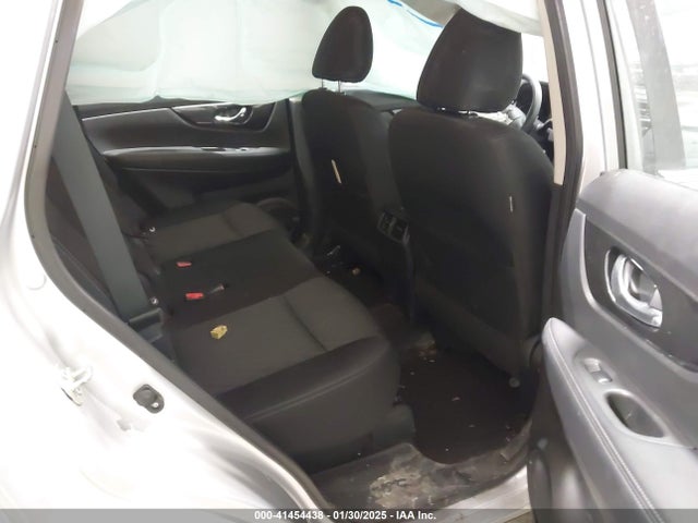 KNMAT2MV4JP503679 Nissan ROGUE S