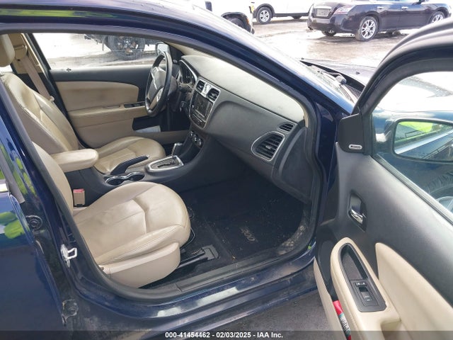 Chrysler 200 Limited 2014 1C3CCBCG2EN199155 Image 5