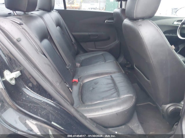 1G1JE5SB3F4105885 Chevrolet Sonic Ltz Auto