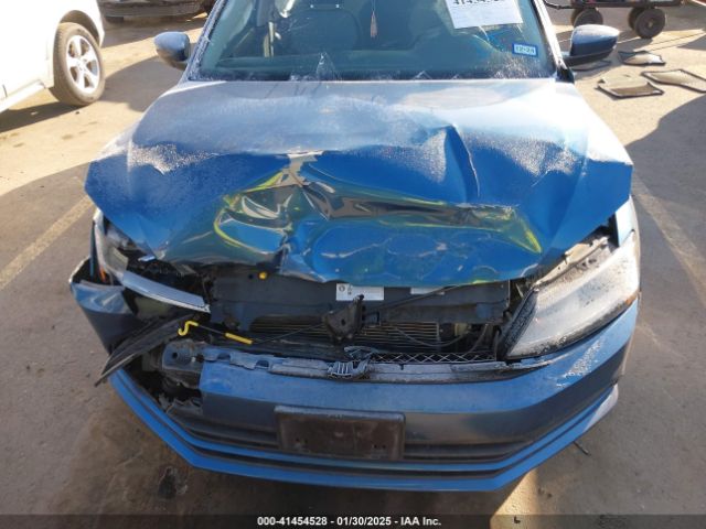 3VW2B7AJ8JM236877 Volkswagen Jetta 1.4t S