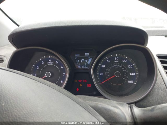 5NPDH4AE5FH550625 Hyundai ELANTRA SE