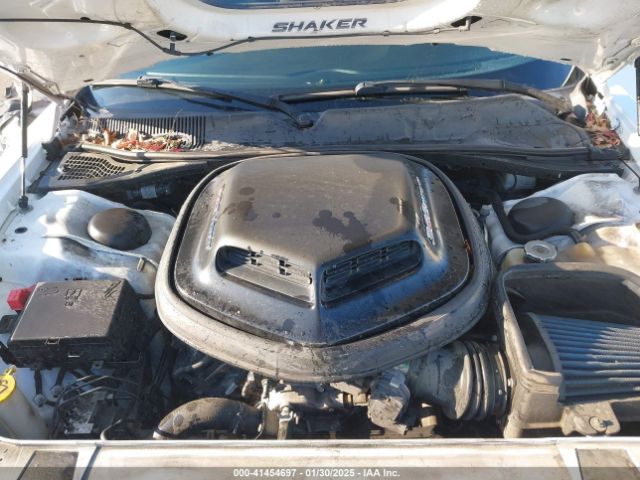 2C3CDZFJ2GH332103 Dodge Challenger 392 Hemi Scat Pack Shaker