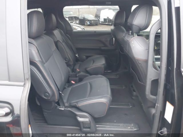 5TDDRKEC7MS036230 Toyota Sienna Xse