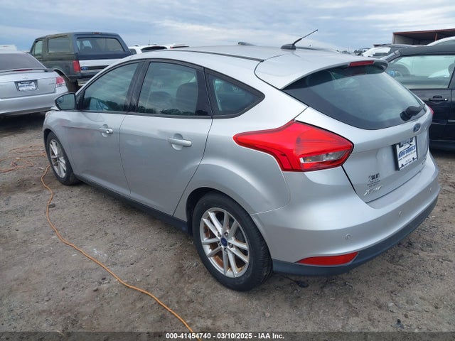Ford FOCUS SE 2015 1FADP3K20FL350657 Image 3