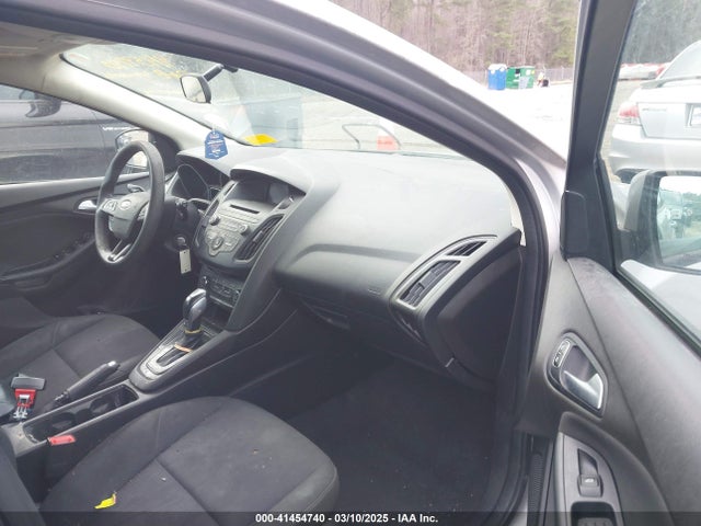 Ford FOCUS SE 2015 1FADP3K20FL350657 Image 5