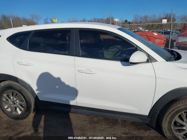 Hyundai TUCSON SE 2018 KM8J2CA43JU684355 Image 14