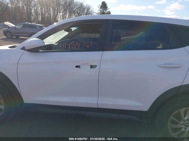 Hyundai TUCSON SE 2018 KM8J2CA43JU684355 Image 15