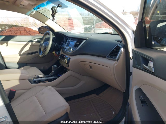 Hyundai TUCSON SE 2018 KM8J2CA43JU684355 Image 5