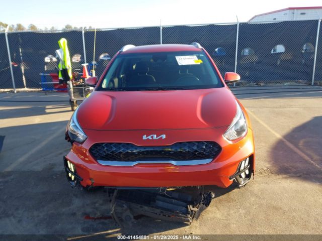 KNDCB3LC6N5539960 KIA Niro Lxs