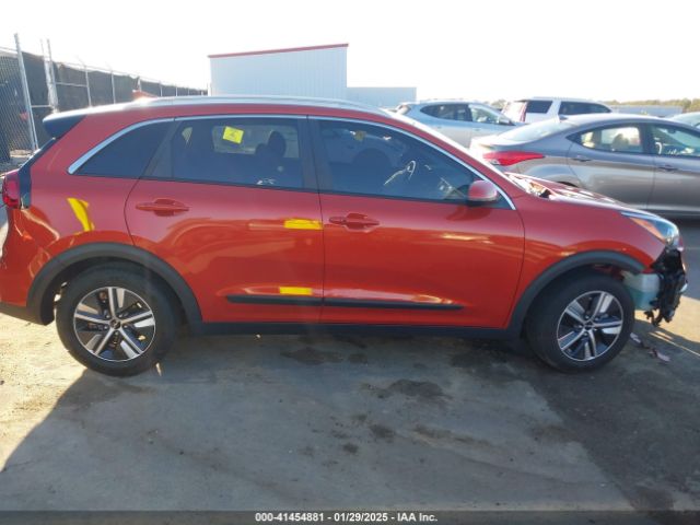 KNDCB3LC6N5539960 KIA Niro Lxs