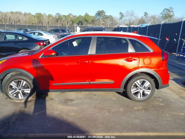 KNDCB3LC6N5539960 KIA Niro Lxs