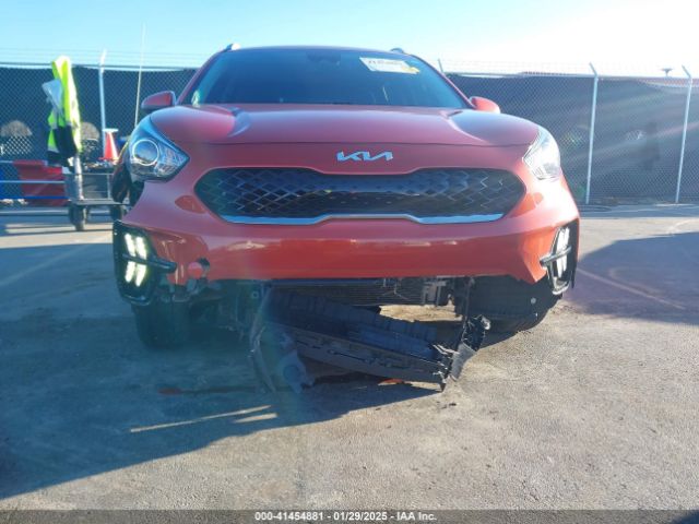 KNDCB3LC6N5539960 KIA Niro Lxs