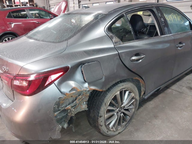 JN1EV7AR1JM610743 Infiniti Q50 3.0t Luxe