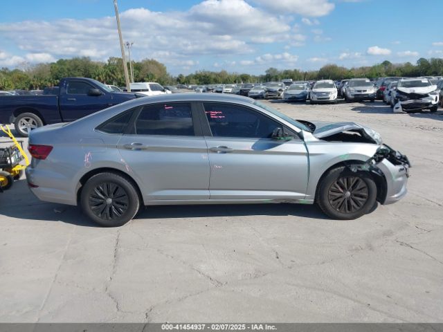 3VWN57BU4KM196098 Volkswagen Jetta 1.4t S