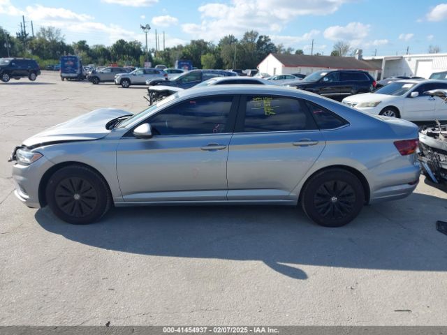 3VWN57BU4KM196098 Volkswagen Jetta 1.4t S
