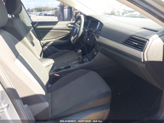 3VWN57BU4KM196098 Volkswagen Jetta 1.4t S