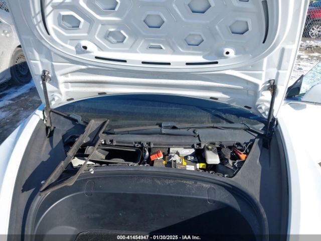 5YJ3E1EBXKF452900 Tesla Model 3 Long Range/performance