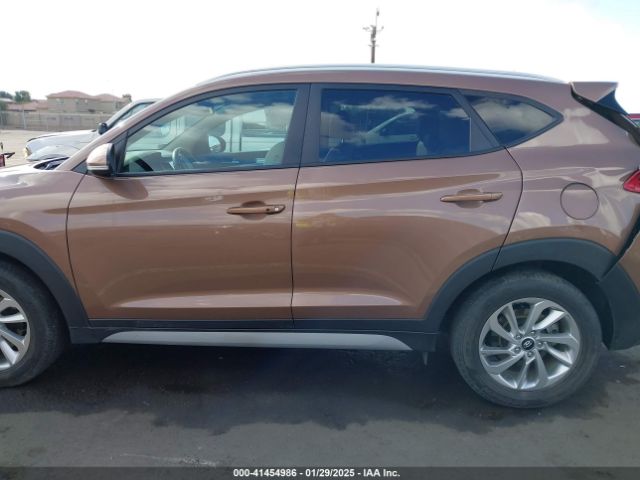 KM8J33A46HU408274 Hyundai Tucson Se Plus