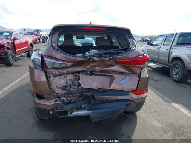 KM8J33A46HU408274 Hyundai Tucson Se Plus