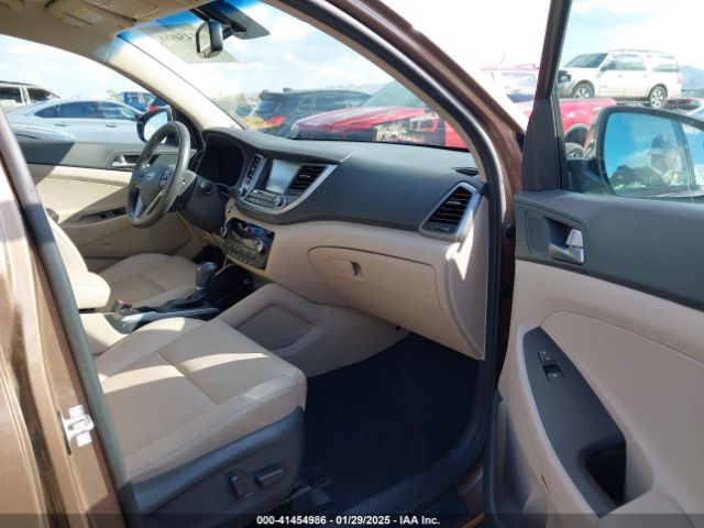 KM8J33A46HU408274 Hyundai Tucson Se Plus