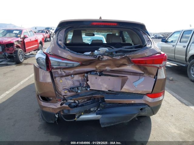 KM8J33A46HU408274 Hyundai Tucson Se Plus