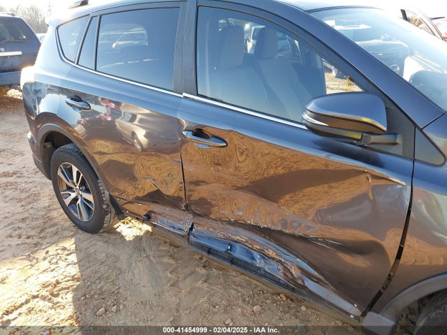 JTMWFREV1HJ712539 Toyota Rav4 Xle