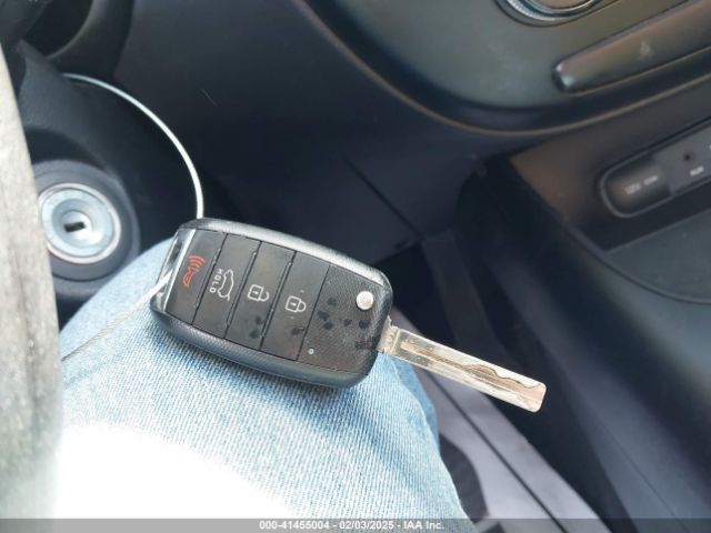 KNDJN2A28G7381647 KIA Soul