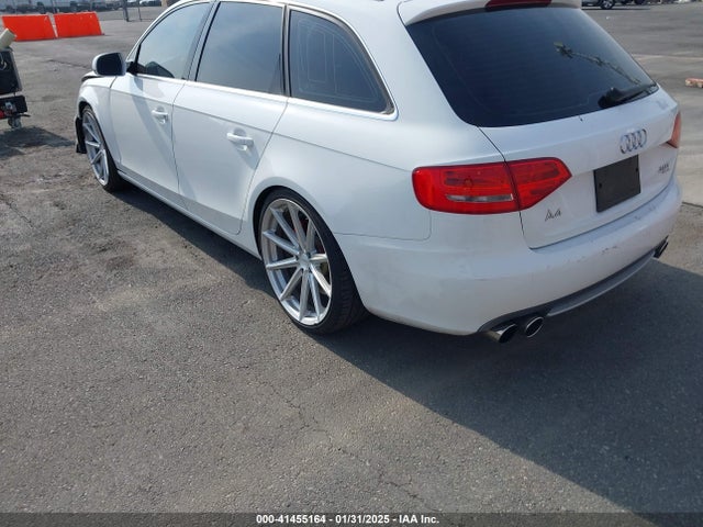 2011 AUDI A4 WAUWFAFL6BA018707 Photo 2