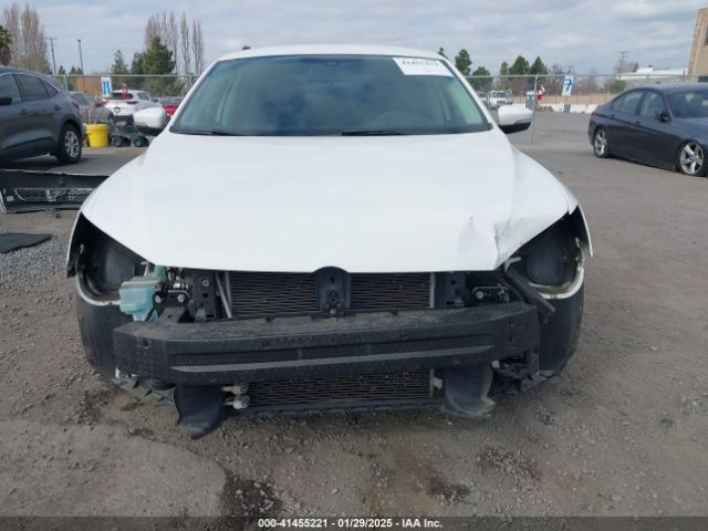 1VWAT7A34FC025436 Volkswagen Passat 1.8t Wolfsburg Edition