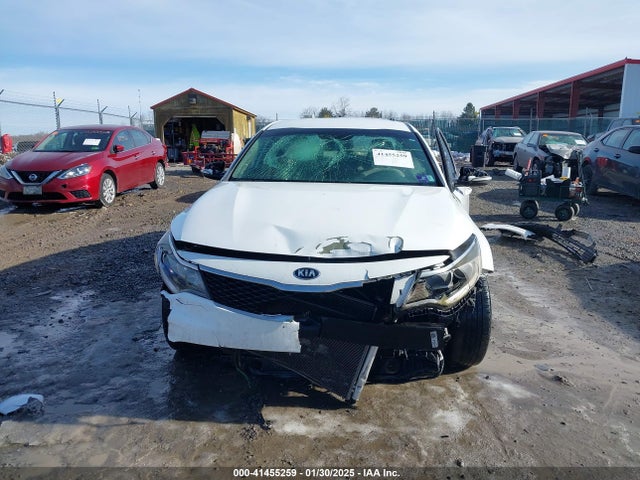 5XXGT4L35JG238414 KIA Optima Lx